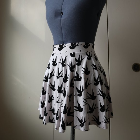 H&M Bird Patterned Circle Skirt - Picture 1 of 10
